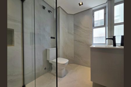 Apartamento para alugar com 145m², 3 quartos e 1 vaga Apartamento para alugar com 145m², 3 quartos e 1 vagaBanheiro da Suíte