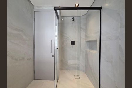 Apartamento para alugar com 145m², 3 quartos e 1 vaga Apartamento para alugar com 145m², 3 quartos e 1 vagaBanheiro da Suíte