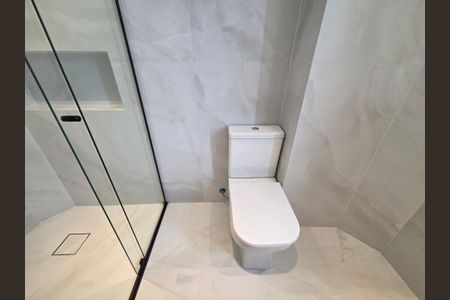 Apartamento para alugar com 145m², 3 quartos e 1 vaga Apartamento para alugar com 145m², 3 quartos e 1 vagaBanheiro da Suíte