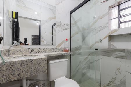 Casa para alugar com 60m², 2 quartos e 1 vaga Casa para alugar com 60m², 2 quartos e 1 vagaBanheiro