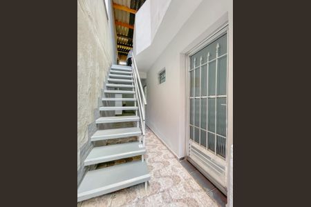 Casa para alugar com 35m², 1 quarto e sem vaga Casa para alugar com 35m², 1 quarto e sem vagaEntrada