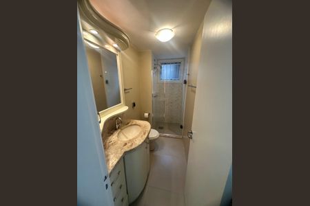 Banheiro de apartamento para alugar com 1 quarto, 65m² em Jardim do Salso, Porto Alegre