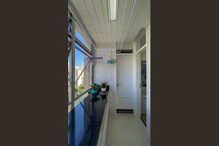 Apartamento à venda com 107m², 3 quartos e 1 vagaCozinha e Área de Serviço