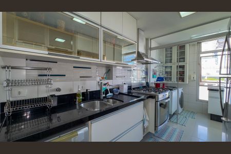 Apartamento à venda com 107m², 3 quartos e 1 vagaCozinha e Área de Serviço