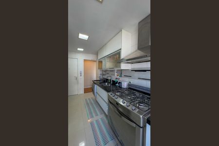 Apartamento à venda com 107m², 3 quartos e 1 vagaCozinha e Área de Serviço