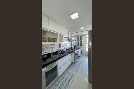 Apartamento à venda com 107m², 3 quartos e 1 vagaCozinha e Área de Serviço