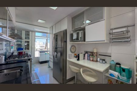 Apartamento à venda com 107m², 3 quartos e 1 vagaCozinha e Área de Serviço