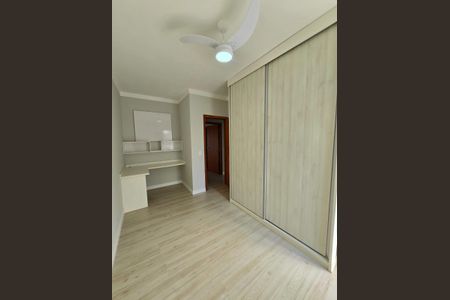 Casa para alugar com 312m², 5 quartos e 4 vagas Casa para alugar com 312m², 5 quartos e 4 vagasQuarto