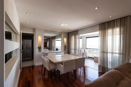 Apartamento para alugar com 130m², 3 quartos e 2 vagasSala