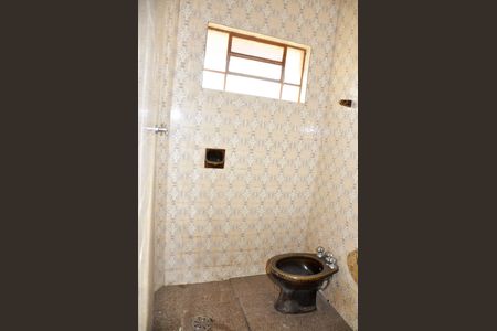 Casa para alugar com 240m², 2 quartos e 1 vaga Casa para alugar com 240m², 2 quartos e 1 vagaDetalhe - Banheiro Social