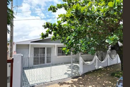 Casa à venda com 169m², 3 quartos e 2 vagasFoto 01