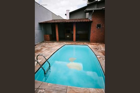 Casa à venda com 169m², 3 quartos e 2 vagasFoto 01