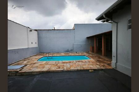 Casa à venda com 169m², 3 quartos e 2 vagasFoto 01