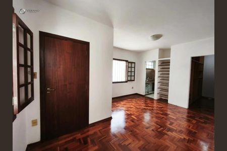 Casa à venda com 169m², 3 quartos e 2 vagasFoto 01