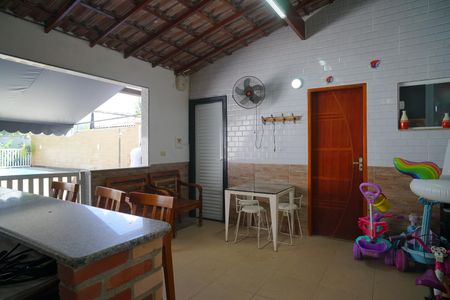 Casa para alugar com 300m², 3 quartos e 3 vagas