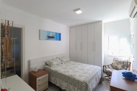 Casa à venda com 637m², 4 quartos e 4 vagasSuíte 3