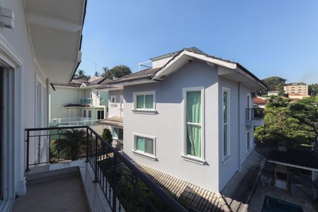 Casa à venda com 637m², 4 quartos e 4 vagasVaranda