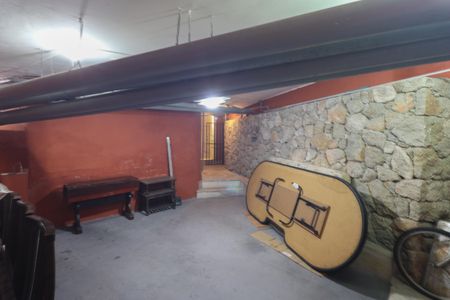 Casa à venda com 637m², 4 quartos e 4 vagasPorão