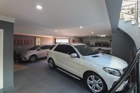 Casa à venda com 637m², 4 quartos e 4 vagasGaragem