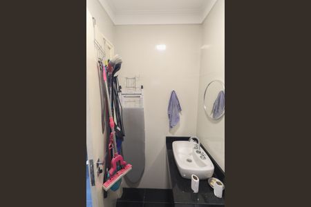 Casa à venda com 637m², 4 quartos e 4 vagasBanheiro 1