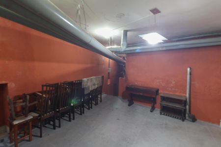 Casa à venda com 637m², 4 quartos e 4 vagasPorão