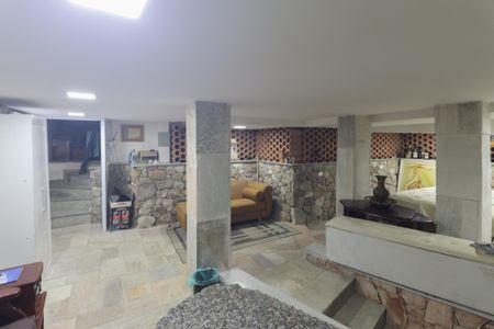 Casa à venda com 637m², 4 quartos e 4 vagasPorão