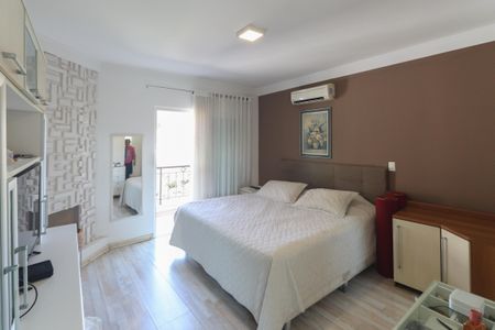 Casa à venda com 637m², 4 quartos e 4 vagasSuíte 1
