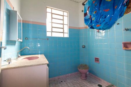 Casa à venda com 164m², 2 quartos e 2 vagasBanheiro