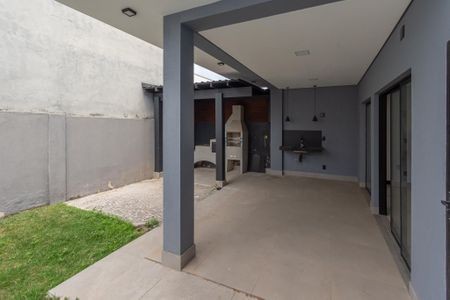 Casa de condomínio para alugar com 236m², 3 quartos e 4 vagas