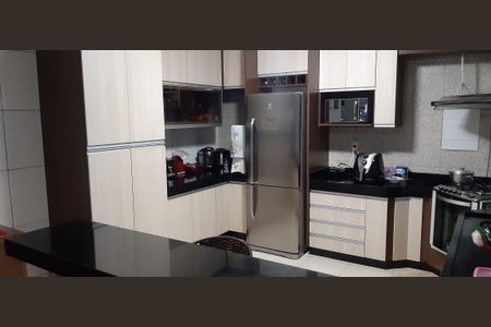 Casa à venda com 736m², 3 quartos e 4 vagas Casa à venda com 736m², 3 quartos e 4 vagasCozinha