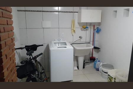 Casa à venda com 736m², 3 quartos e 4 vagas Casa à venda com 736m², 3 quartos e 4 vagasÁrea de serviço