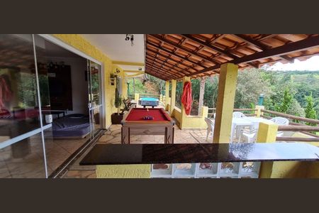 Casa à venda com 736m², 3 quartos e 4 vagas Casa à venda com 736m², 3 quartos e 4 vagasÁrea externa