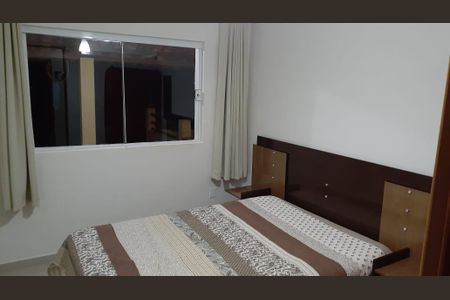 Casa à venda com 736m², 3 quartos e 4 vagas Casa à venda com 736m², 3 quartos e 4 vagasQuarto