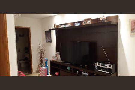 Casa à venda com 736m², 3 quartos e 4 vagas Casa à venda com 736m², 3 quartos e 4 vagasSala