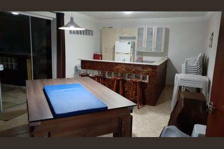 Casa à venda com 736m², 3 quartos e 4 vagas Casa à venda com 736m², 3 quartos e 4 vagasÁrea externa