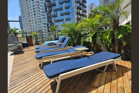 Studio para alugar com 25m², 1 quarto e sem vaga Studio para alugar com 25m², 1 quarto e sem vagaÁrea comum - Piscina