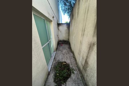 Casa à venda com 70m², 2 quartos e 2 vagas Casa à venda com 70m², 2 quartos e 2 vagasÁrea externa