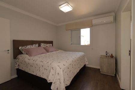 Casa à venda com 354m², 4 quartos e 6 vagasSuíte