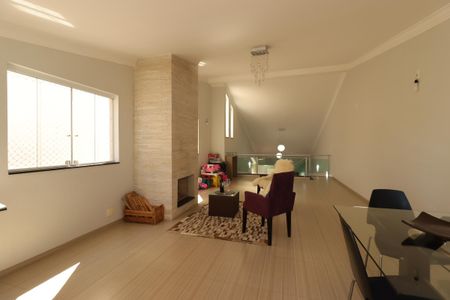 Casa à venda com 354m², 4 quartos e 6 vagasSala da Lareira