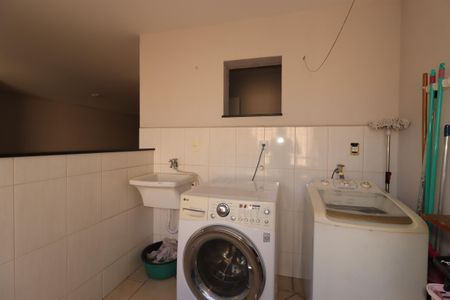 Casa à venda com 354m², 4 quartos e 6 vagasÁrea de Serviço