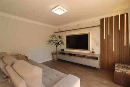 Casa à venda com 354m², 4 quartos e 6 vagasSala de TV