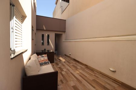 Casa à venda com 354m², 4 quartos e 6 vagasQuintal
