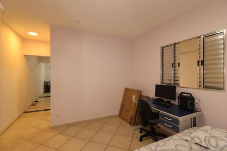 Casa à venda com 354m², 4 quartos e 6 vagasEdícula