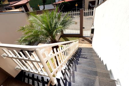 Casa à venda com 354m², 4 quartos e 6 vagasEntrada do Imóvel
