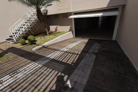 Casa à venda com 354m², 4 quartos e 6 vagasEntrada da Garagem