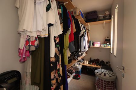 Casa à venda com 354m², 4 quartos e 6 vagasSuíte - Closet