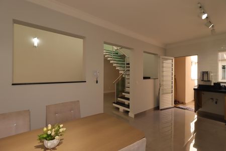 Casa à venda com 354m², 4 quartos e 6 vagasCozinha