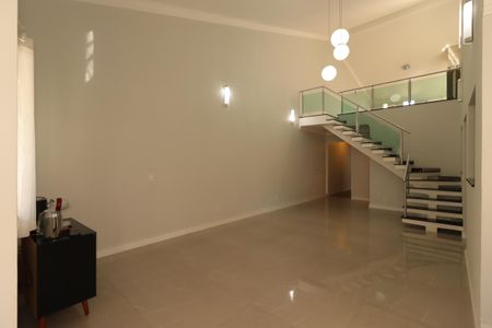 Casa à venda com 354m², 4 quartos e 6 vagasSala de Jantar