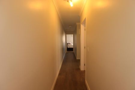 Casa à venda com 354m², 4 quartos e 6 vagasCorredor
