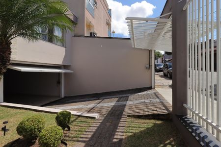 Casa à venda com 354m², 4 quartos e 6 vagasEntrada da Garagem